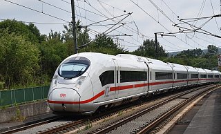 Auch der Nahverkehr soll von dem Bau einer neuen Schnellzugtrasse profitieren, da für ihn auf den alten Trassen dann mehr Fahrzeiten zur Verfügung stehen. - Pixabay