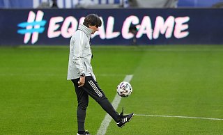 Bundestrainer Joachim Löw kann nun vor der EM früher mit den Bayern-Profis planen. - Foto: Stefan Constantin/dpa