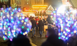 Zuletzt wurden in Nordrhein-Westfalen und Brandenburg zwei Jugendliche festgenommen, die einen Anschlag auf einen Weihnachtsmarkt geplant haben sollen. - Julian Stratenschulte/dpa