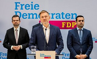 Die FPD um Christian Lindner (m.) demontiert sich selbst, meint unsere Autorin. - Christoph Soeder/dpa