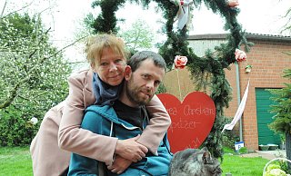 Andrea und Christian Spitzer haben im April standesamtlich geheiratet. Hinter ihnen liegt das schwerste Jahr ihres Lebens. - Heiko Kaiser