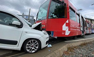 Eine Frau aus Steinhagen wurde bei diesem Unfall verletzt. - Mike-Dennis Müller