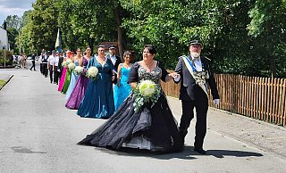 Ralf und Ute Stolte regieren erneut in Welda. - Nicole Kuper