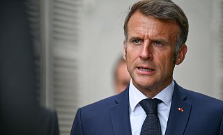 Macron muss entscheiden, ob er Neuwahlen ausruft oder ob es einen anderen Ausweg aus der Regierungskrise gibt (Archivbild). - Philippe Magoni/EPA POOL/AP/dpa