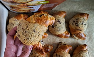 Crookies sind eine beliebte Kombination von Croissants und Cookies. Das Rezept findet sich in dem Backbuch "Einfach backen mit Wow-Effekt" von Jasmina Kuffer. - Jemima Wittig