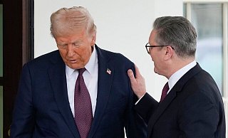 Bei der Zusammenkunft in Washington sprachen Trump und Starmer auch über den Krieg in der Ukraine. - Ben Curtis/AP/dpa