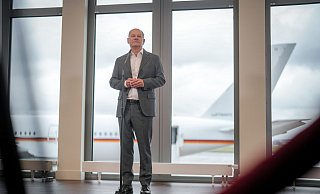 Bundeskanzler Olaf Scholz (SPD) äußert sich vor der Abreise zum G20-Gipfel nach Rio auch zur K-Frage in der SPD. - Kay Nietfeld/dpa