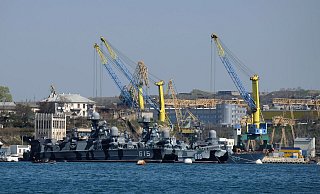 Das ukrainische Militär greift immer wieder russische Öldepots an - auch auf der Krim. (Archivbild) - Uncredited/AP/dpa
