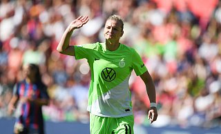 Die Fußballerinnen des VfL Wolfsburg haben sich im Bundesliga-Titelkampf dieses Mal keine Blöße bei Eintracht Frankfurt gegeben. - Swen Pförtner/dpa