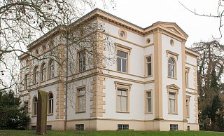 Der Bürgermeister favorisiert den Standort vor dem Daniel-Pöppelmann-Haus als Platz für das Frieda-Nadig-Denkmal. - Ralf Bittner