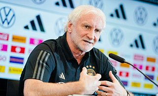 DFB-Sportdirektor Rudi Völler fordert von der Nationalelf im Herbst eine Reaktion. - Uwe Anspach/dpa