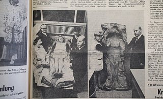 Auf dem Bild hat sich eine Mitarbeiterin des DRK auf die Vakuummatratze gelegt. Um sie herum stehen Agnes Kelle (v. l.), Verbandsarzt Dr. Klein, Fritz Abke und Rudolf Siekmann vom DRK. Rechts zeichnen sich die Konturen der Frau auf der Krankentrage ab. - Björn Kenter
