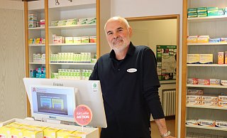 Der Apotheker Florian Zumloh warnt vor Lieferengpässen bei Medikamenten in der kommenden Erkältungszeit. - Veronika Kinsfator