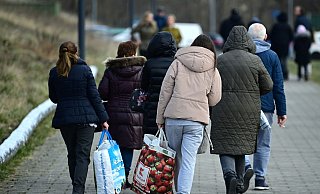Ukrainische Flüchtlinge nach ihrer Registrierung in Potsdam. - Soeren Stache/dpa