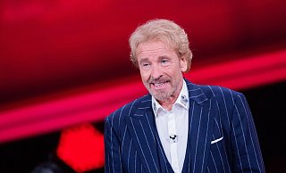 «Bei aller Liebe, aber wir werden vom Rest Europas doch inzwischen verarscht, was die Bewertung beim ESC betrifft. Die mögen uns einfach nicht», sagt Thomas Gottschalk über Deutschlands ESC-Platzierung. - Rolf Vennenbernd/dpa/Archiv
