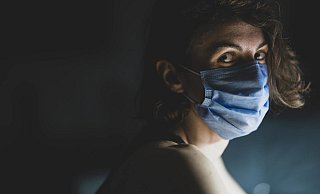 Die Polizei Paderborn schätzt die Einsatzzahlen bei häuslicher Gewalt als "absolut unauffällig" ein. Doch die Behörde stellt auch klar: Es gibt eine hohe Dunkelziffer, die in diesen Zahlen nicht abgebildet wird. - Unsplash (Symbolfoto)