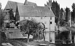 Aus den Kindertagen der Fotografie: Um 1880 entstand die Aufnahme der Mühle, die noch ein Mühlrad hatte. - Kommunalarchiv