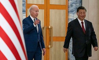 US-Präsident Joe Biden (l) trifft den chinesischen Präsidenten Xi Jinping vor dem G20-Gipfel. - Alex Brandon/AP/dpa