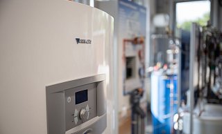 Laut Prognose des Bundesverbands Wärmepumpe wird der Absatz von Wärmepumpen in diesem Jahr voraussichtlich auf bis zu 350.000 Einheiten steigen. - Sebastian Christoph Gollnow/dpa