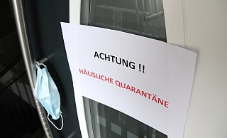Familie Busch hat erst sehr spät erfahren, dass sie sich isolieren soll. - picture alliance / Eibner-Pressefoto