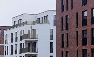 Die angekündigte Wohnbauoffensive bleibt aus, klagen Gewerkschaften und Mieterbund. - Rolf Vennenbernd/dpa