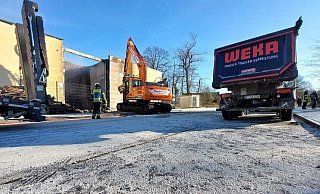 Das beim Brand freigesetzte Chlorgemisch zersetzt sich witterungsbedingt und verliert nach Einschätzung des LANUVs seine ätzende Wirkung. - Andreas Frücht