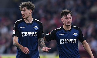 Die SCP-Akteure Aaron Zehnter (r.) und Calvin Brackelmann müssen am Mittwoch im Pokalspiel gegen Werder passen. - picture alliance/dpa/Revierfoto