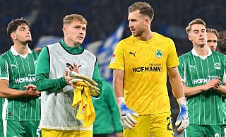 Der ehemalige SCP-Keeper Pelle Boevink (vorne r.) muss am Sonntag bei der Rückkehr nach Paderborn womöglich seinen Startelfplatz für Silas Prüfrock (l.) räumen. - Picture Alliance