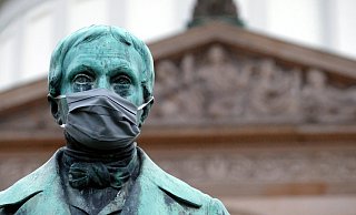 In Innenstadt und Kurpark herrscht ab Mittwoch Maskenpflicht - Peter Joseph Lenné wird froh sein, diese Pandemie nicht miterleben zu müssen. - Thorsten Gödecker