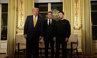 Trump nutzte seine erste Auslandsreise seit dem Wahlsieg für Gespräche zur Ukraine. - Aurelien Morissard/AP/dpa