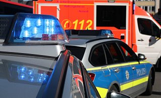 Einsatz für Polizei und Rettungsdienst. - Symbolfoto: Jens Reichenbach