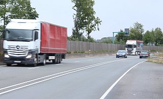 Schon lange beklagen Anwohner in Steinheim den unzureichenden Lärmschutz an der Ostwestfalenstraße. - Burkhard Battran