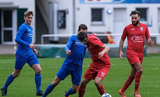 Bald wieder 11 gegen 11? Theoretisch könnten zwei Teams, hier TuS 08 Senne 1 und der FC Türk Sport, wieder gegeneinander spielen. Foto: Andreas Zobe - Foto: Andreas Zobe/NW