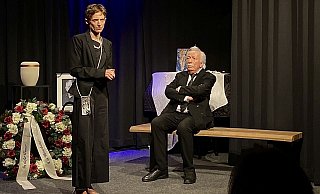 Verhärtete Fronten bei Nachfolger Horst Bohne (Manfred Schlaffer) und Head of New Development Alina Bergreiter (Susanne Voß). - Julia Spiekerkötter