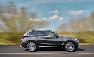 Komfortabel gleiten oder dynamische Attacke? Der BMW X3 beherrscht beide Gangarten und ist gut verarbeitet - worauf aber sollten Gebrauchtkäufer achten? - Tom Kirkpatrick/BMW AG/dpa-tmn