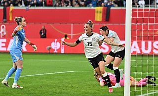 Großer Tag im DFB-Trikot: Hoffenheims Selina Cerci - Swen Pförtner/dpa