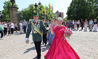 Die beliebten Majestäten Wolfgang und Annette Pladwich genießen den abschließenden Höhepunkt ihres Regierungsjahres. - Regina Brucksch