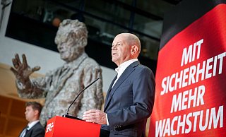 Bundeskanzler Olaf Scholz (SPD) muss sich zum Jahresauftakt gegen ein Gerücht verteidigen. - Kay Nietfeld/dpa