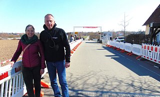 Vorfreude: Anna Otte und Detlef Wittenbreder – hier an der Rennstrecke des Herforder Frühjahrspreises – hoffen auf einen Stopp der Deutschland-Tour in Herford. - Dirk Kröger