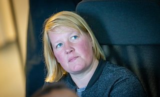 SPD-Politikerin Wiebke Esdar ist als Mitbegründerin des Bielefelder Bündnisses gegen Rechts häufig Teilnehmerin bei Demonstrationen. Als Vizechefin der SPD-Fraktion im Bundestag gehört es zu ihren Aufgaben, die Überzeugungen der SPD zu vertreten. - Sarah Jonek