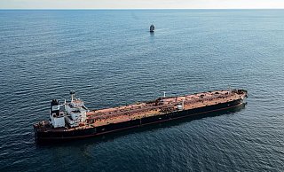 Schiffe der russischen Schattenflotte sollen künftig festgesetzt werden können. (Archivbild) - Damien Meyer/AFP/dpa