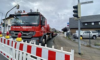 Die Steinstraße ist derzeit von der Lübbecker Straße bis zur Straße Im Niedernbrock wegen Fahrbahndeckensanierungen gesperrt. - Phyllis Frieling