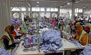 In Bangladeschs Bekleidungsfabriken arbeiten überwiegend Frauen. - Habibur Rahman/ZUMA Press Wire/dpa