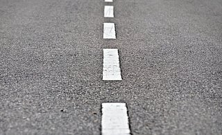 In Espelkamp ist am Donnerstag ein Senior von der Straße abgekommen. - Pixabay