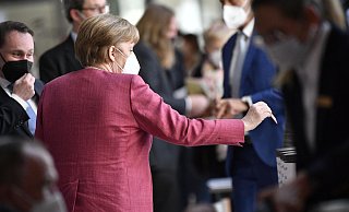 Bei der 223. Sitzung stimmen die Mitglieder des Deutschen Bundestages über das das Gesetz zur sogenannten Corona-Notbremse ab. - picture alliance / Geisler-Fotopress