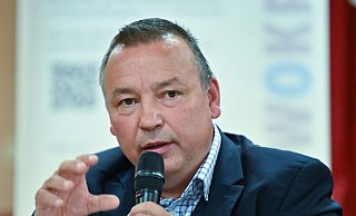 Der parteilose Kandidat Sven Herzberger gewinnt die Landratswahl im Kreis Dahme-Spreewald. - Patrick Pleul/dpa