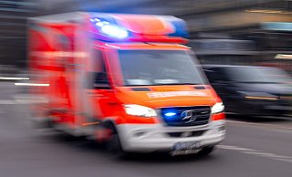 Für einen 54-jährigen Radfahrer aus Rietberg im Kreis Gütersloh kam in der Nacht auf Dienstag jede Hilfe zu spät. - Symbolbild dpa