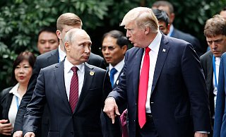 Der russische Präsident Wladimir Putin und US-Präsident Donald Trump wollen bei ihrem Gipfel über den Ukraine-Krieg sprechen. (Archivbild) - Jorge Silva/Reuters Pool/dpa Der russische Präsident Wladimir Putin und US-Präsident Donald Trump wollen bei ihrem Gipfel über den Ukraine-Krieg sprechen. (Archivbild) - Jorge Silva/Reuters Pool/dpa