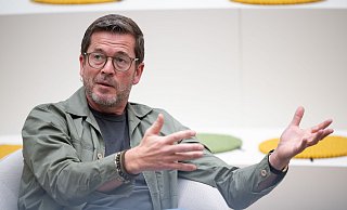 Karl-Theodor zu Guttenberg will die AfD inhaltlich konfrontieren. (Archivbild) - Sebastian Gollnow/dpa