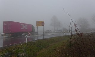 Die Kreuzung von B 64 und K 1 zwischen Neuenbeken und Dahl gilt als Gefahrenschwerpunkt nicht nur bei Nebel. Deshalb soll dort eine Ampelanlage errichtet werden. - Hans-Hermann Igges